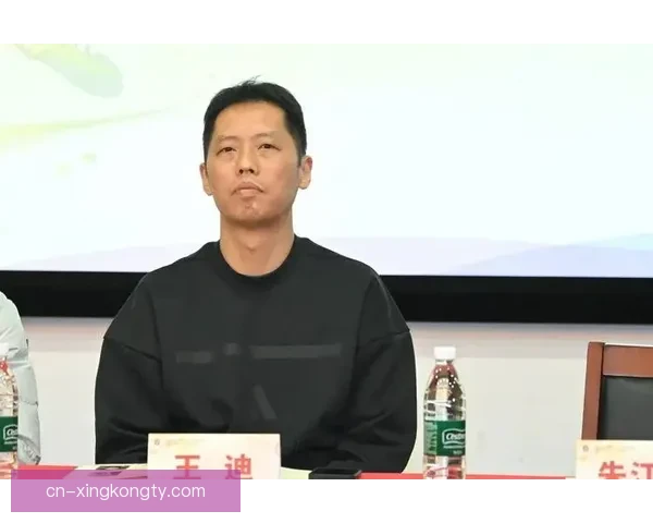 中超首轮裁判王迪张雷亮相